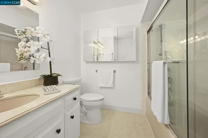 1909 Skycrest Dr 10, Walnut Creek, California 94595