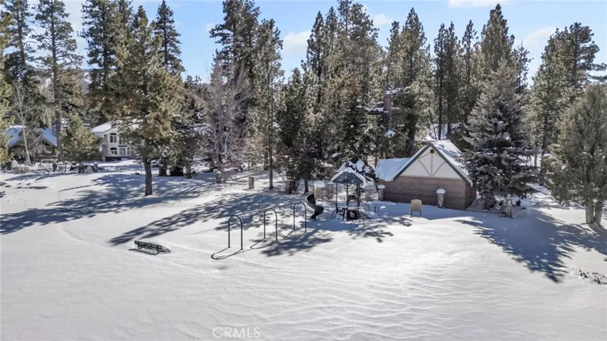 178 Meadow View Drive, Big Bear Lake, California 92315