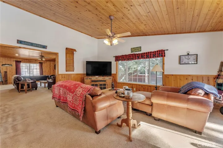 178 Meadow View Drive, Big Bear Lake, California 92315