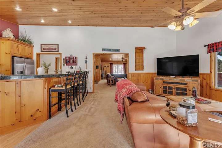 178 Meadow View Drive, Big Bear Lake, California 92315