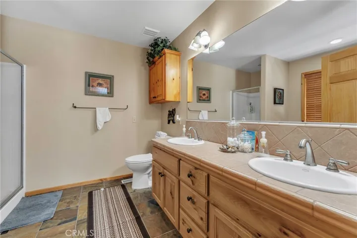 178 Meadow View Drive, Big Bear Lake, California 92315