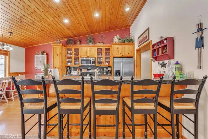 178 Meadow View Drive, Big Bear Lake, California 92315