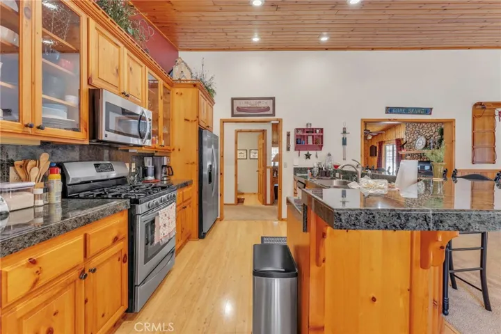 178 Meadow View Drive, Big Bear Lake, California 92315
