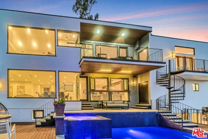 8425 Hillside Avenue, Los Angeles, California 90069