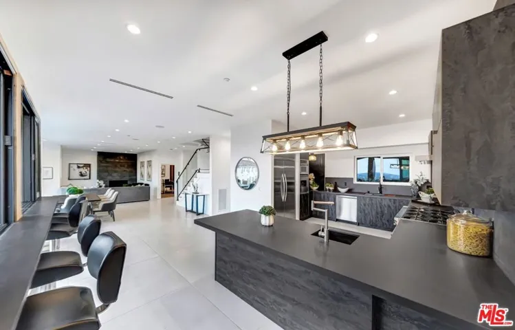 8425 Hillside Avenue, Los Angeles, California 90069