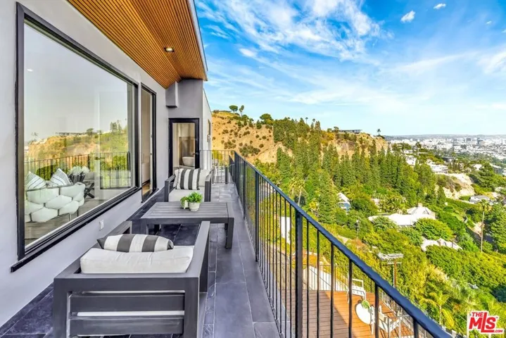8425 Hillside Avenue, Los Angeles, California 90069
