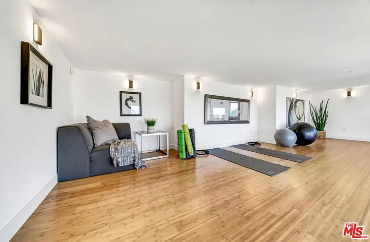 8425 Hillside Avenue, Los Angeles, California 90069