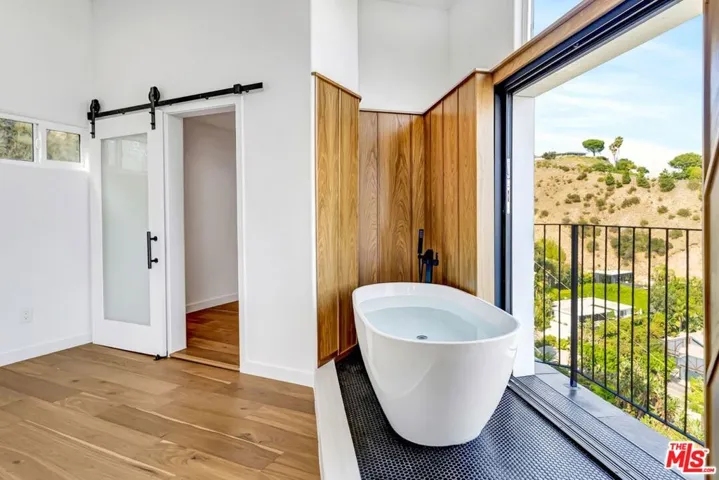 8425 Hillside Avenue, Los Angeles, California 90069