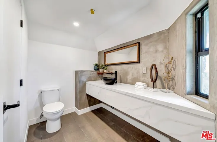 8425 Hillside Avenue, Los Angeles, California 90069