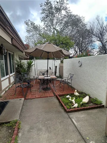 10541 Larwin Avenue 5, Chatsworth, California 91311