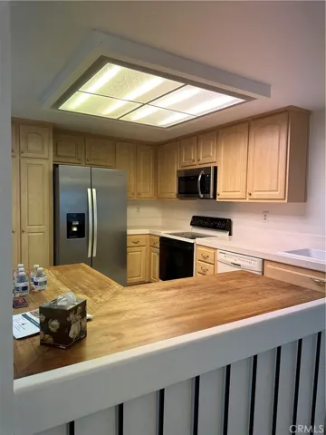 10541 Larwin Avenue 5, Chatsworth, California 91311