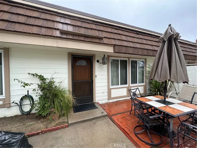 10541 Larwin Avenue 5, Chatsworth, California 91311