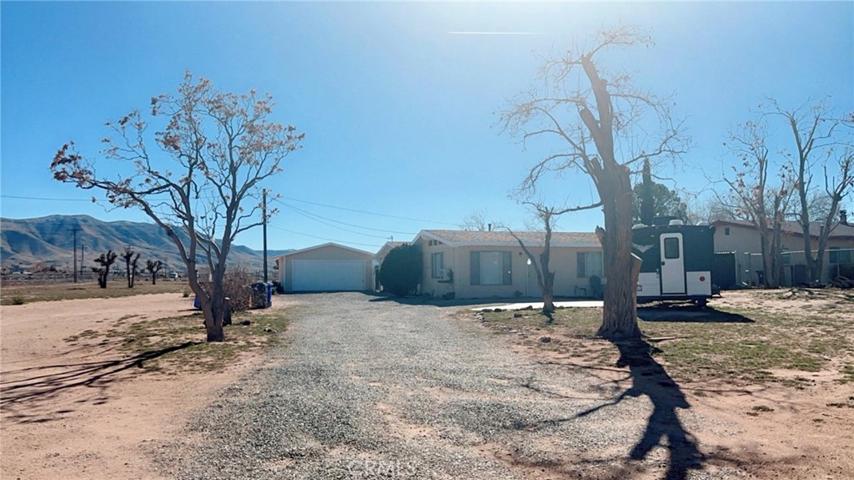 21429 Del Oro Road, Apple Valley, California 92308