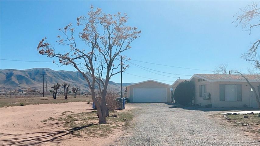 21429 Del Oro Road, Apple Valley, California 92308