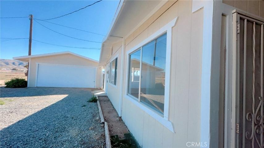 21429 Del Oro Road, Apple Valley, California 92308