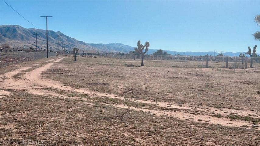 21429 Del Oro Road, Apple Valley, California 92308