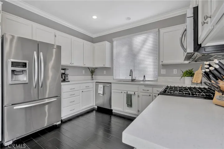 350 Exeter Way, Corona, California 92882
