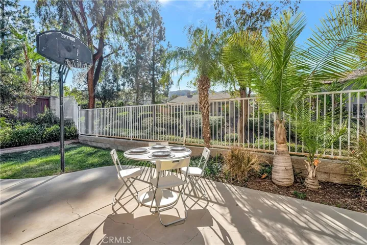 350 Exeter Way, Corona, California 92882