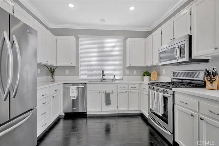 350 Exeter Way, Corona, California 92882