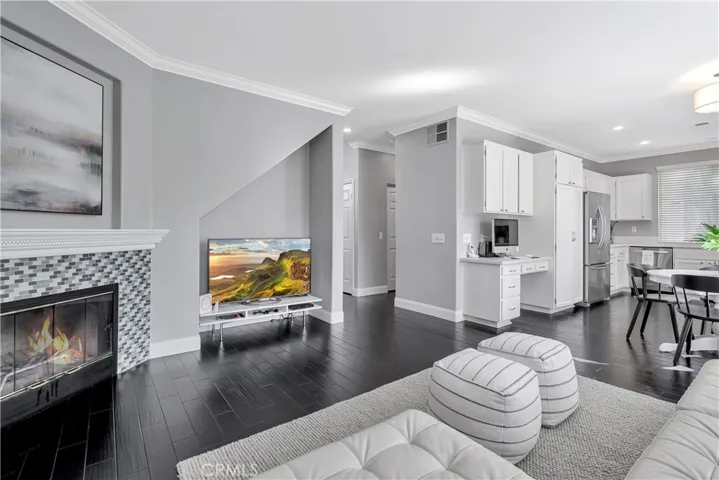 350 Exeter Way, Corona, California 92882