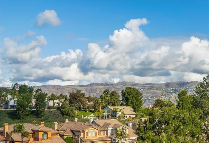 7645 East Hollow Oak Road, Anaheim Hills, California 92808