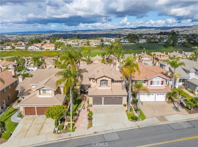 7645 East Hollow Oak Road, Anaheim Hills, California 92808