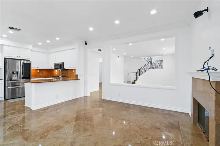 FAMILY ROOM/KITCHEN