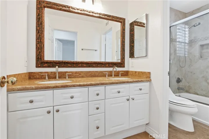 UPSTAIRS BATHROOM