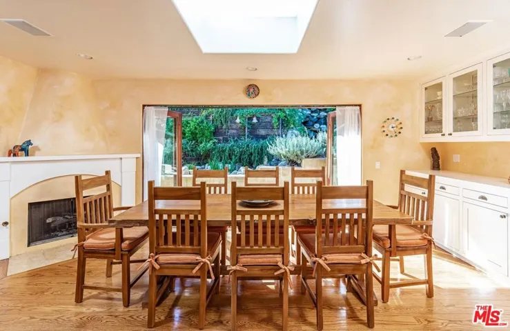 Dining room w/ French doors