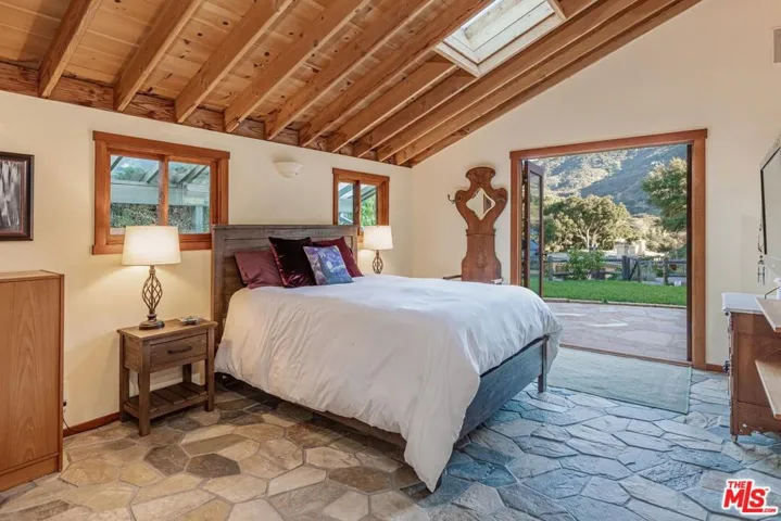 GH bedroom (4th BR)