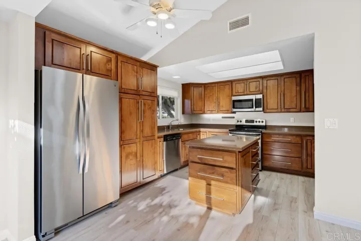1702 Timothy Place, Vista, California 92083