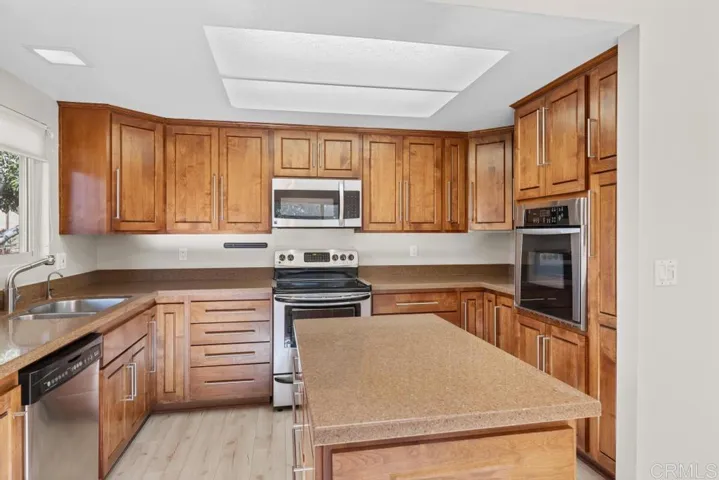 1702 Timothy Place, Vista, California 92083