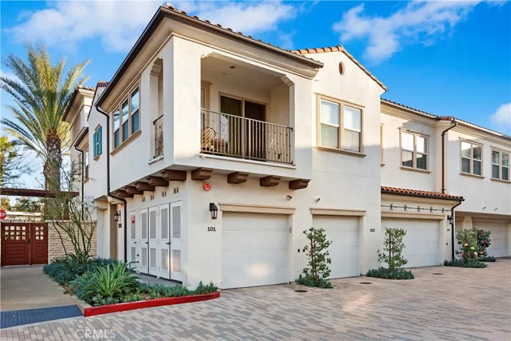 102 El Paseo, Lake Forest, California 92610