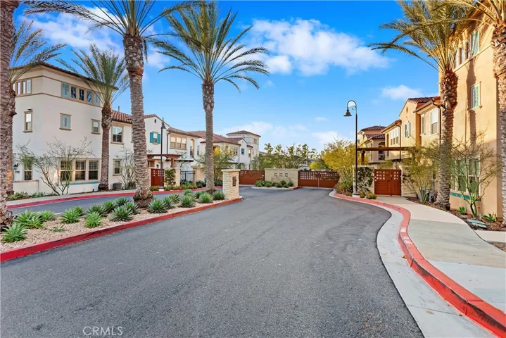 102 El Paseo, Lake Forest, California 92610