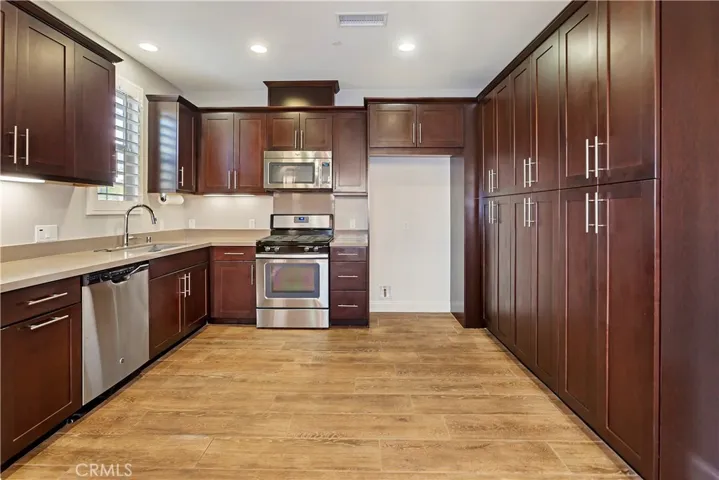 102 El Paseo, Lake Forest, California 92610