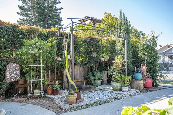 3130 Arvia Street, Los Angeles, California 90065