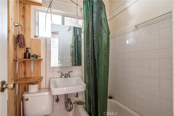 3130 Arvia Street, Los Angeles, California 90065