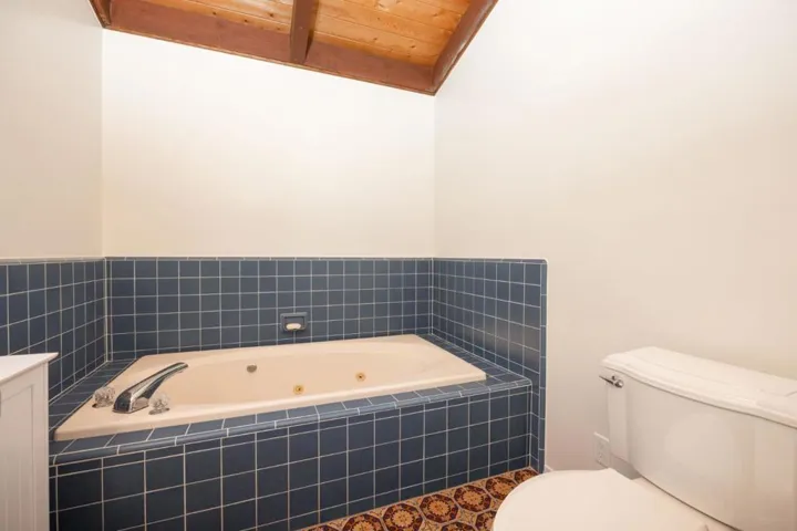 339 El Granada Boulevard, El Granada, California 94019