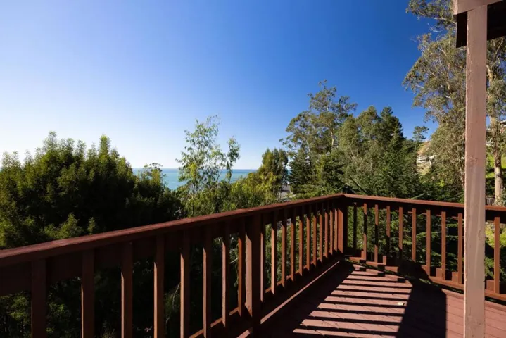 339 El Granada Boulevard, El Granada, California 94019