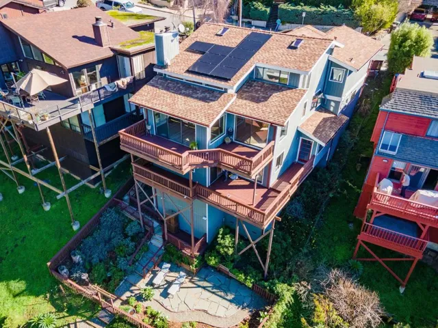 339 El Granada Boulevard, El Granada, California 94019
