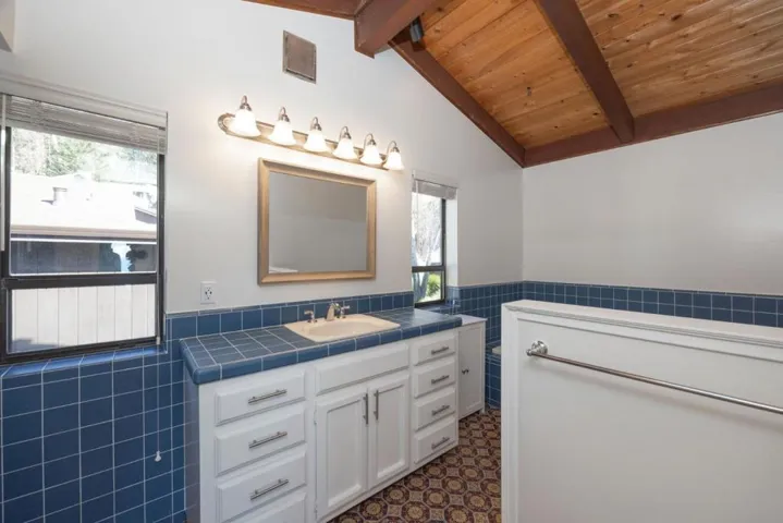 339 El Granada Boulevard, El Granada, California 94019