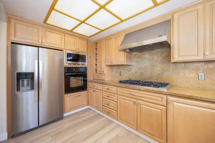 339 El Granada Boulevard, El Granada, California 94019