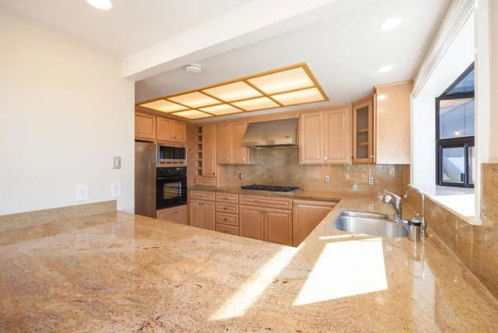 339 El Granada Boulevard, El Granada, California 94019