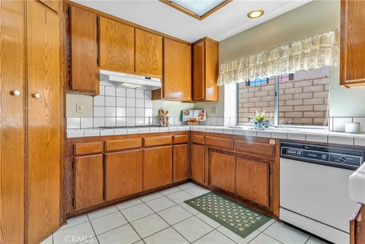 12664 Spring Valley Parkway, Victorville, California 92395