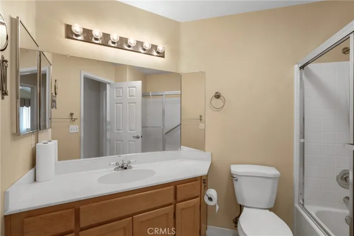Guest bathroom.