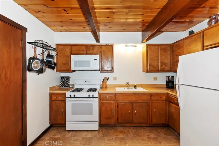 805 E Barker Boulevard, Big Bear, California 92314