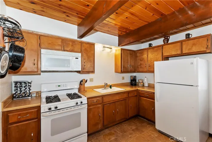 805 E Barker Boulevard, Big Bear, California 92314