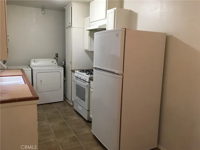 10437 Western Avenue, Downey, California 90241