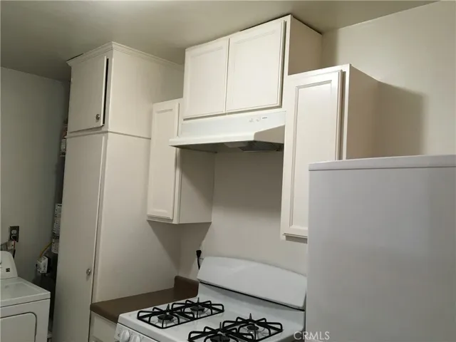 10437 Western Avenue, Downey, California 90241
