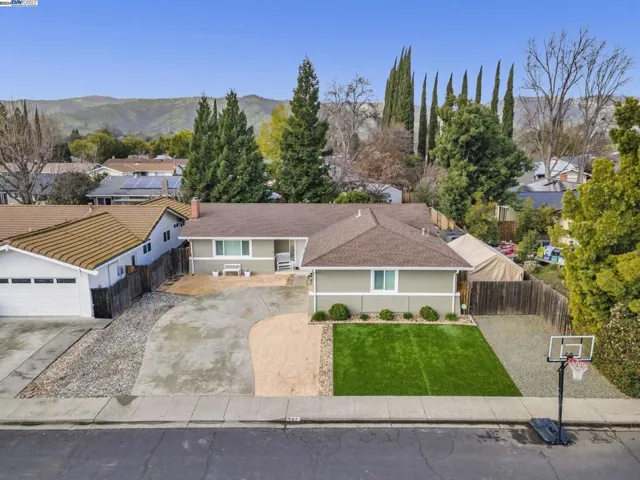 742 Blue Ridge Ln, Vacaville, California 95688